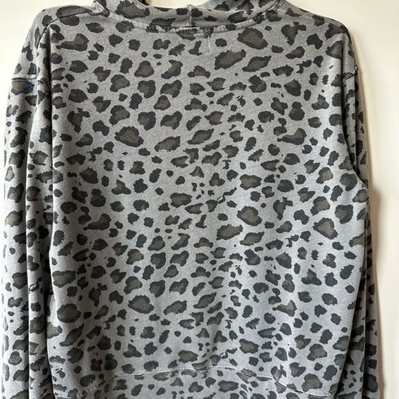 Sundry Leopard Gray and Black Funnel Neck size 0 / XS - Picture 9 of 13